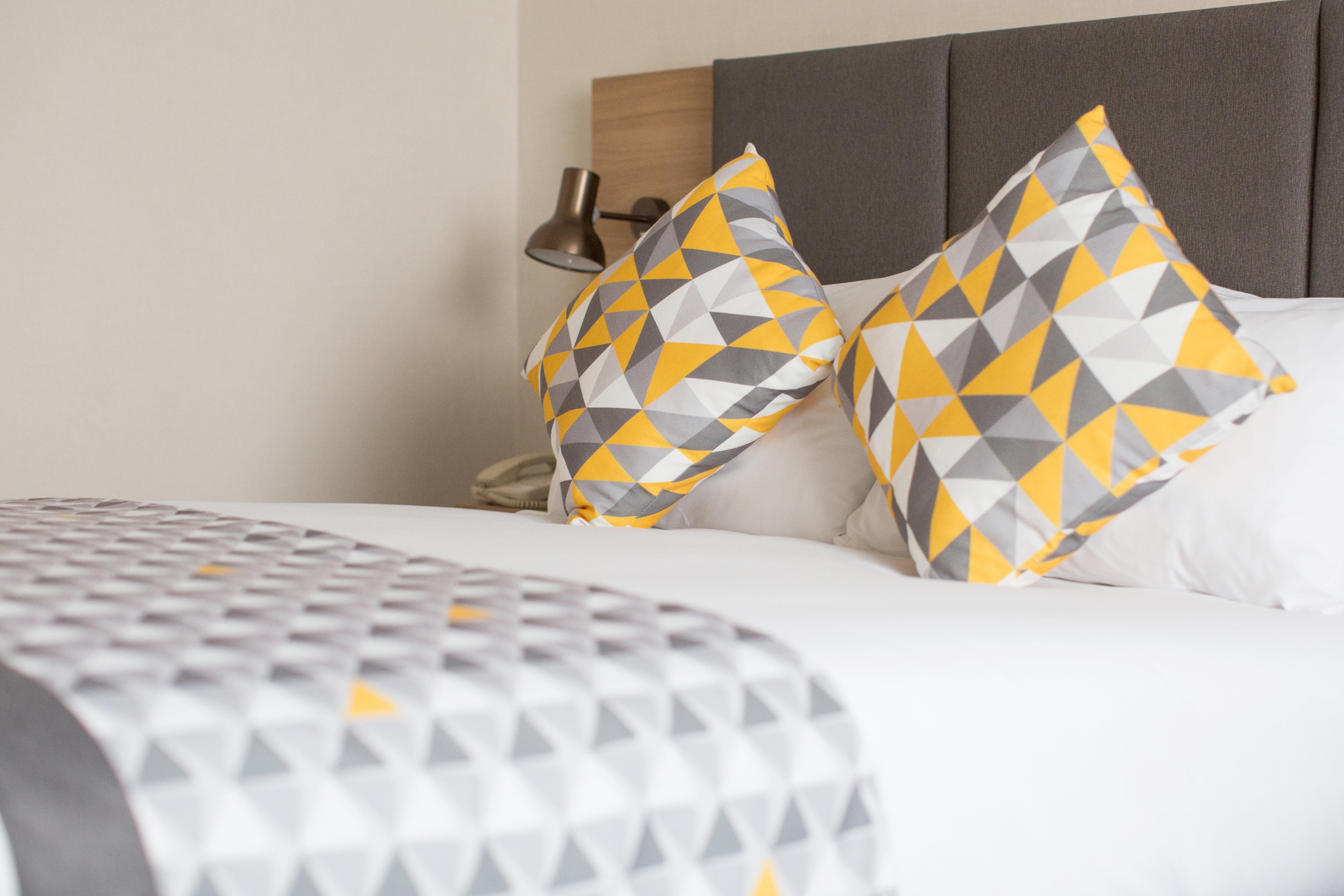Holiday Inn London - Gatwick Airport By Ihg Horley Exterior foto