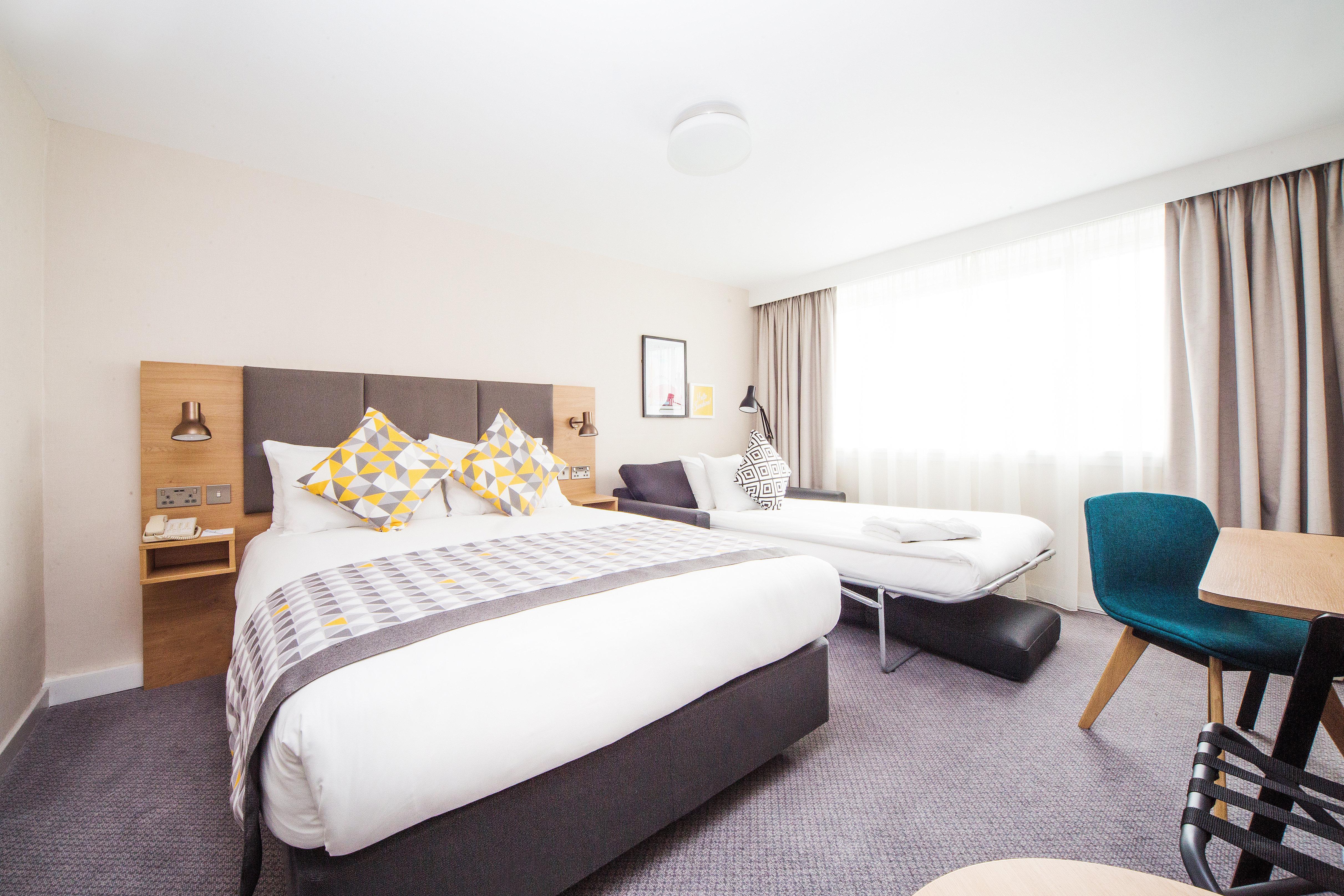 Holiday Inn London - Gatwick Airport By Ihg Horley Exterior foto