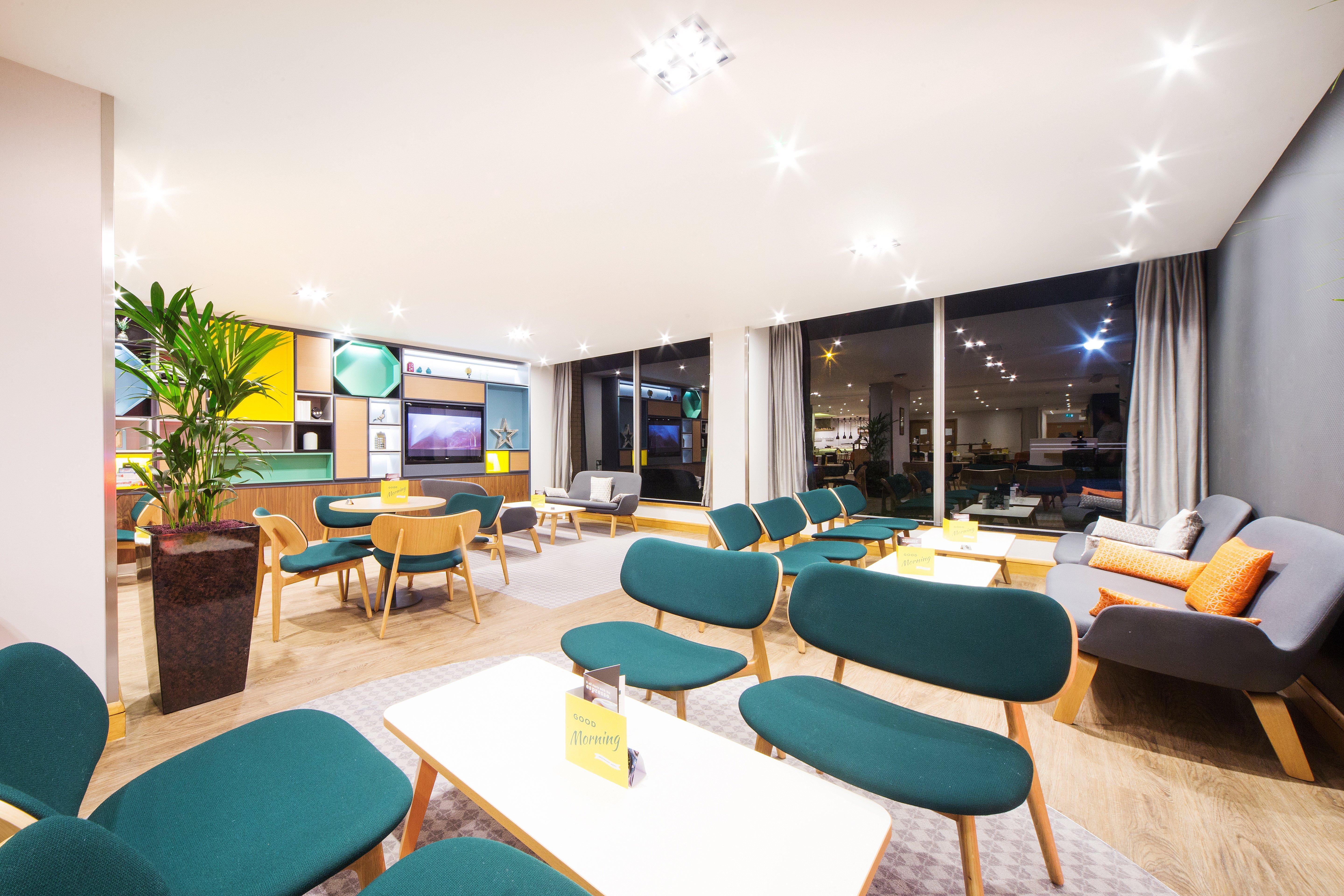 Holiday Inn London - Gatwick Airport By Ihg Horley Exterior foto