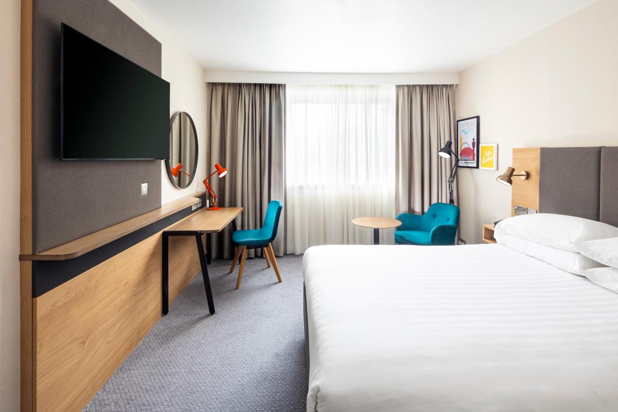 Holiday Inn London - Gatwick Airport By Ihg Horley Exterior foto