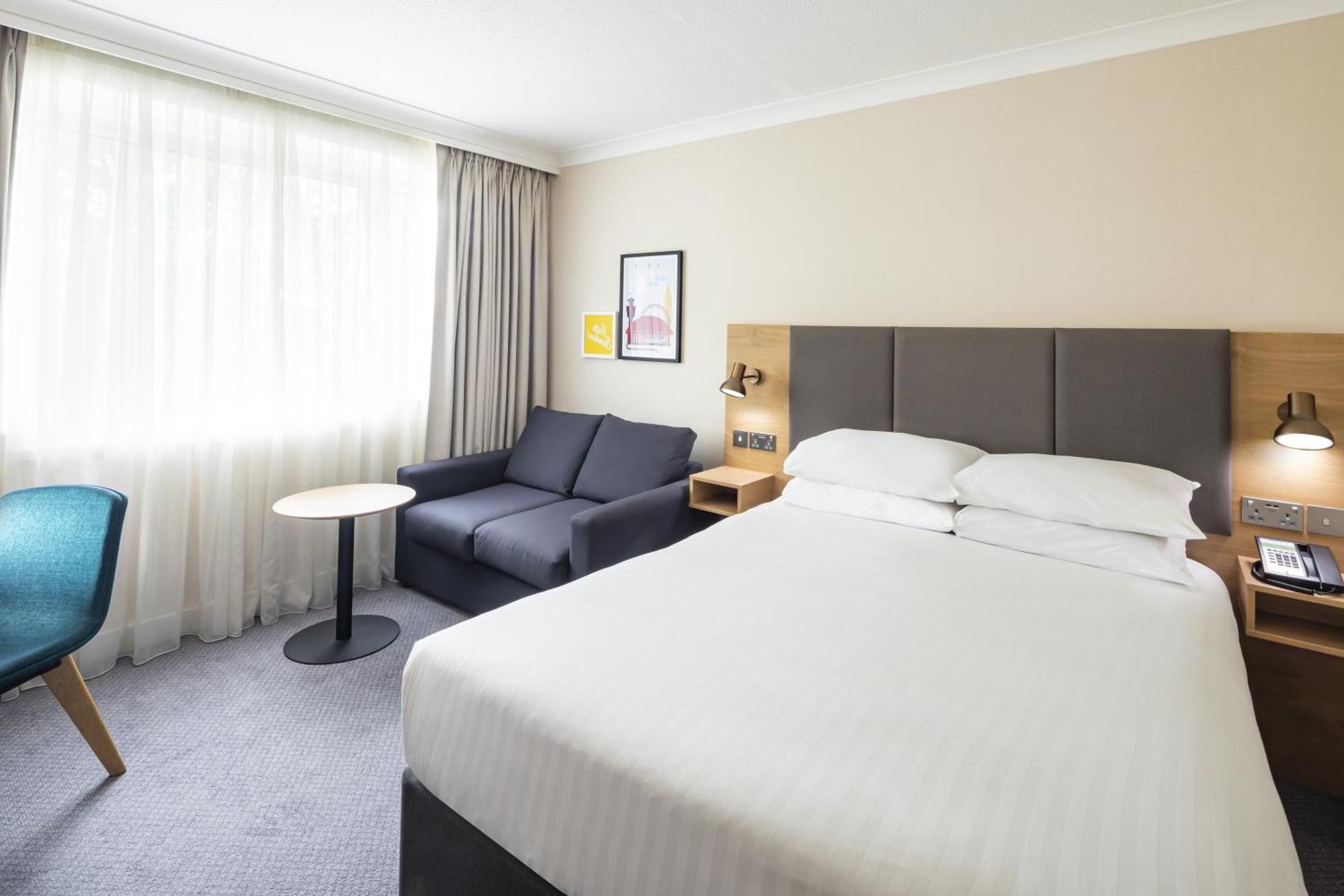 Holiday Inn London - Gatwick Airport By Ihg Horley Exterior foto