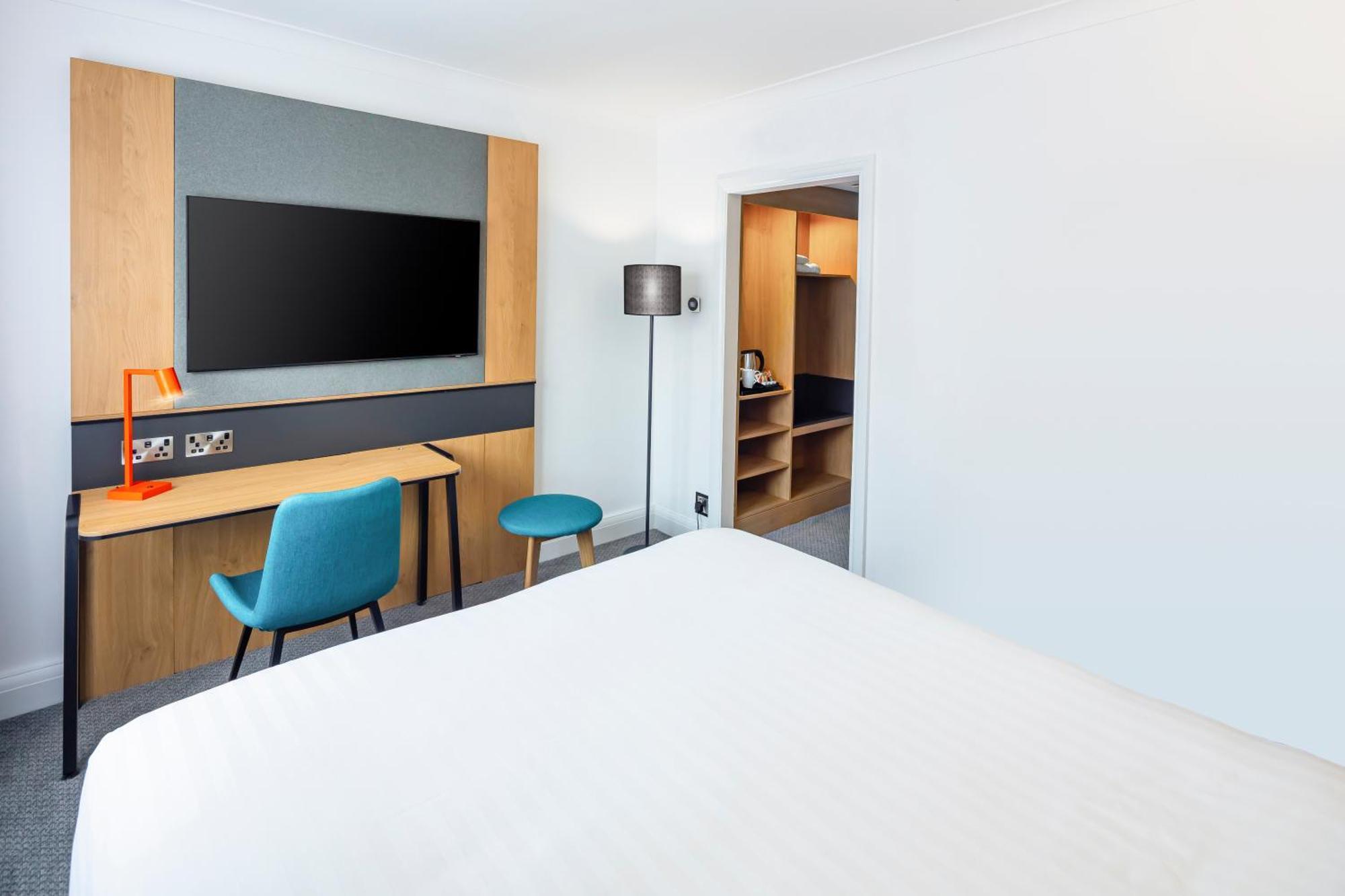 Holiday Inn London - Gatwick Airport By Ihg Horley Exterior foto