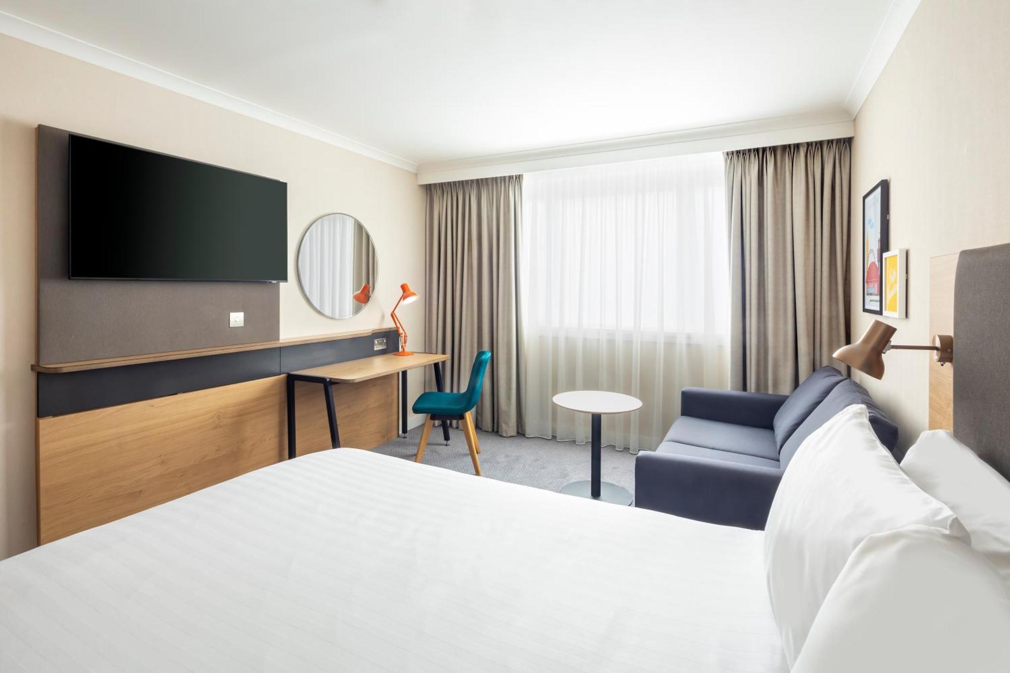 Holiday Inn London - Gatwick Airport By Ihg Horley Exterior foto